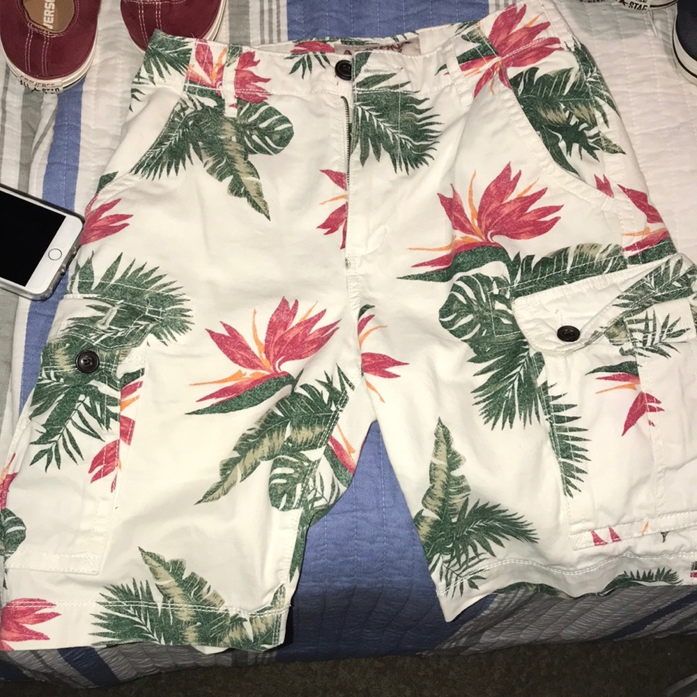 Arizona Jean Co. Tropical Patterned Cargo Shorts